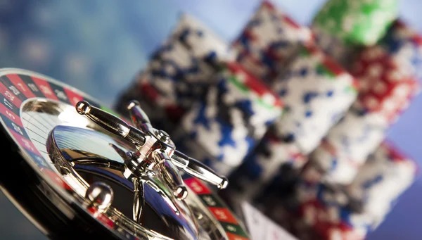 American Roulette wheel layout showing 38 pockets with 0 and 00